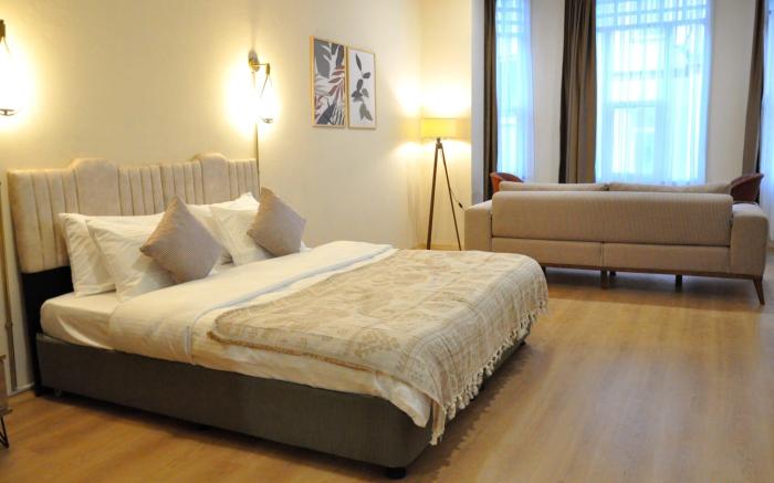 Golden Door Hotel