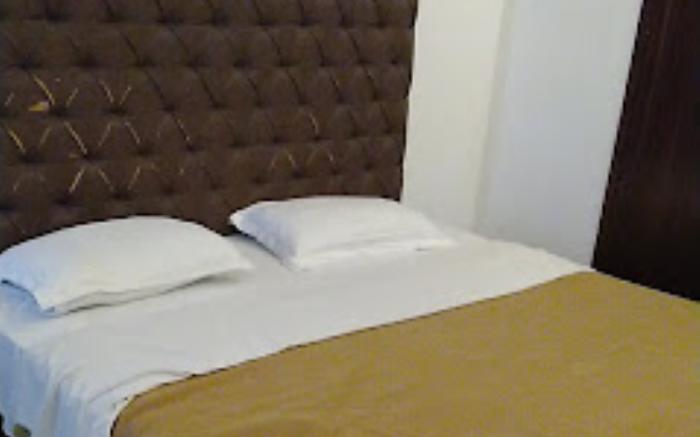 Hotel Khanna Residency 