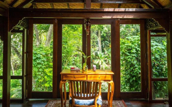 Rustic Off-The-Grid Home in Ubud Jungle