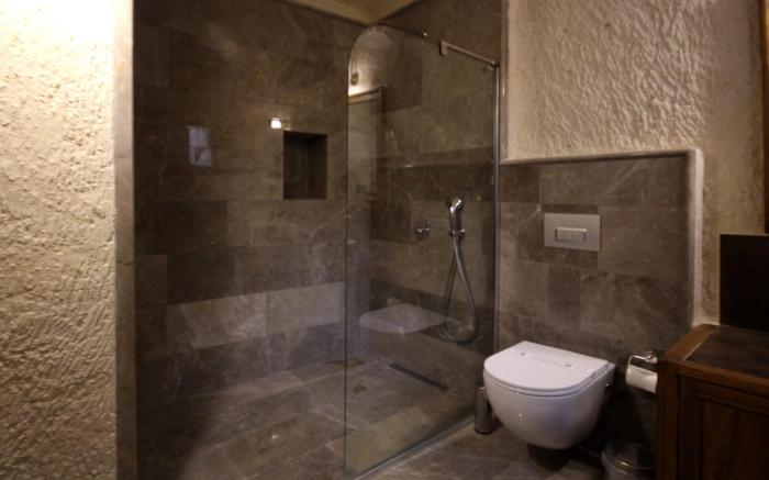 1811 Cave Hotel
