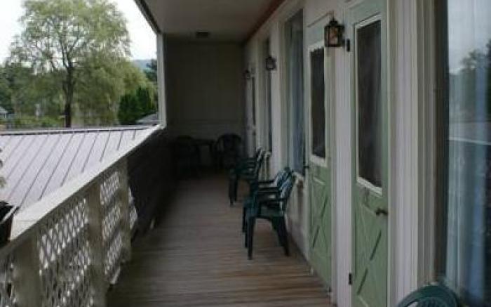 Northern Peaks Motor Inn