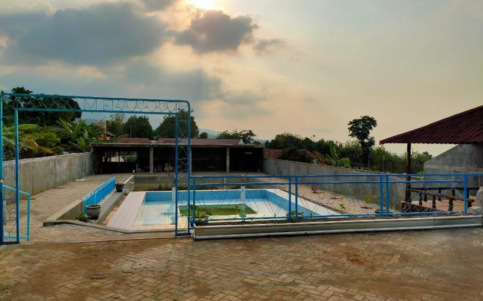 Gadjah Mada Hall Cafe & Penginapan Hostel