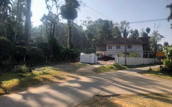 Amberleaf Estate 4BHK Homestay -Coorg by Homeyhuts