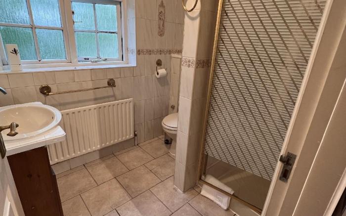 All Seasons Gatwick Guest House