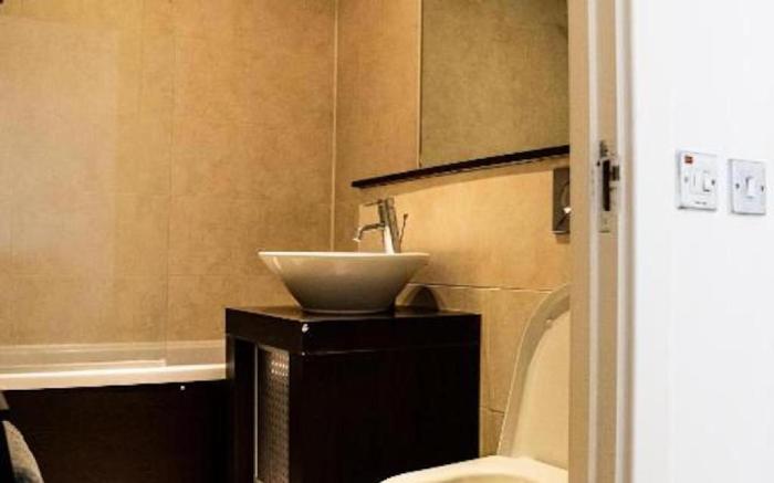 Two bedroom- Shadwell station -Whitechapel station