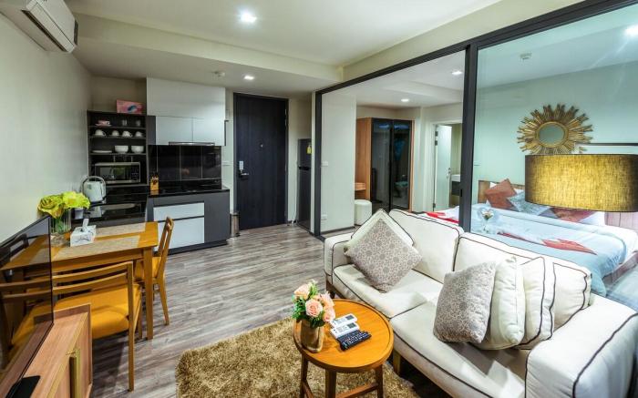 The DECK 闹中取静 巴东繁华黄金地段,无边双游泳池&健身房,温馨一室一厅带厨卫 24小时保安