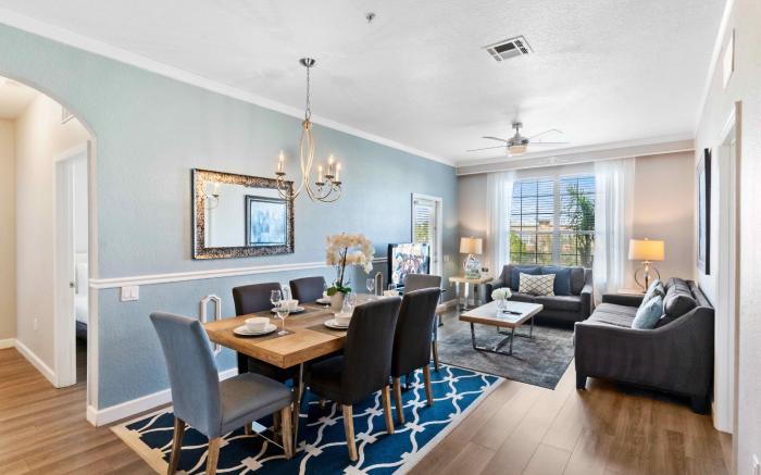 Modern Vista Cay Condo, near Universal Studios!