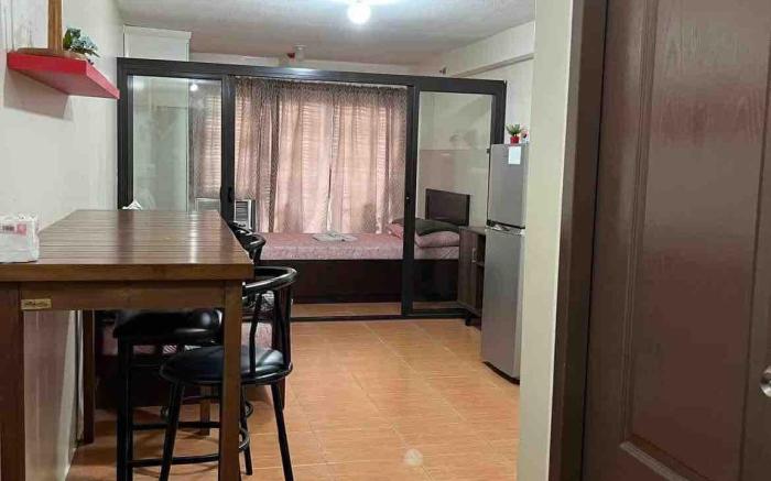 Spacious Unit One Oasis Condo CdeO w/ cable