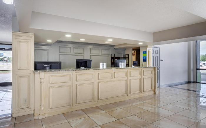 SureStay Studio by Best Western Victoria