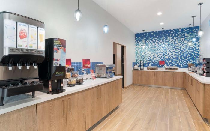 Best Western Plus Mobile Inn & Suites