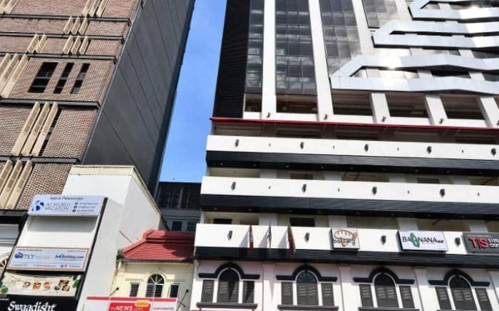 Red M101 by Oak Tree