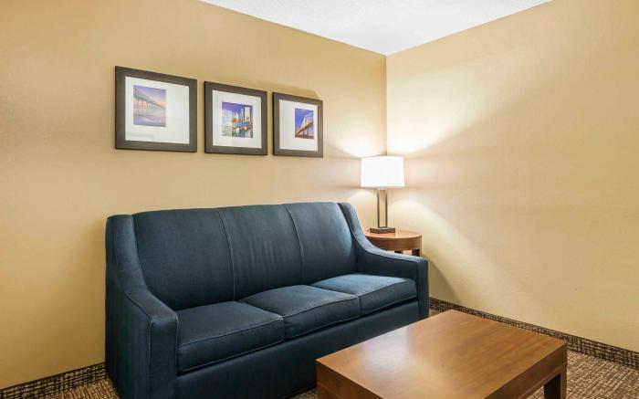 Comfort Suites Baymeadows Near Butler Blvd
