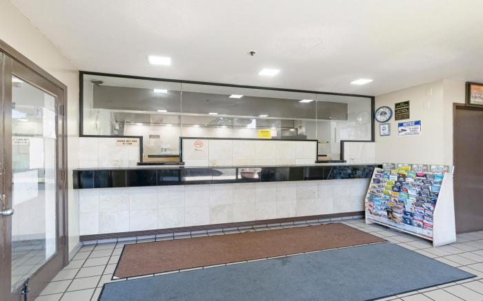 Budget Inn & Suites