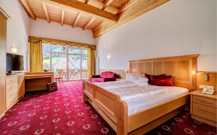 Alpine Nature Hotel Stoll****