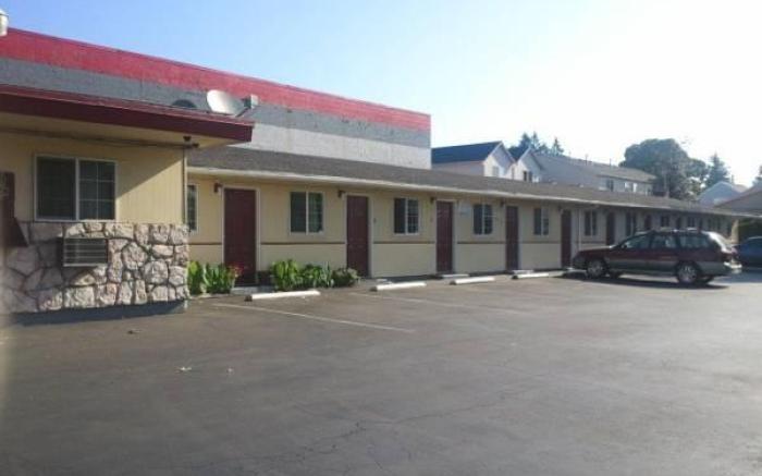 Aaron Motel