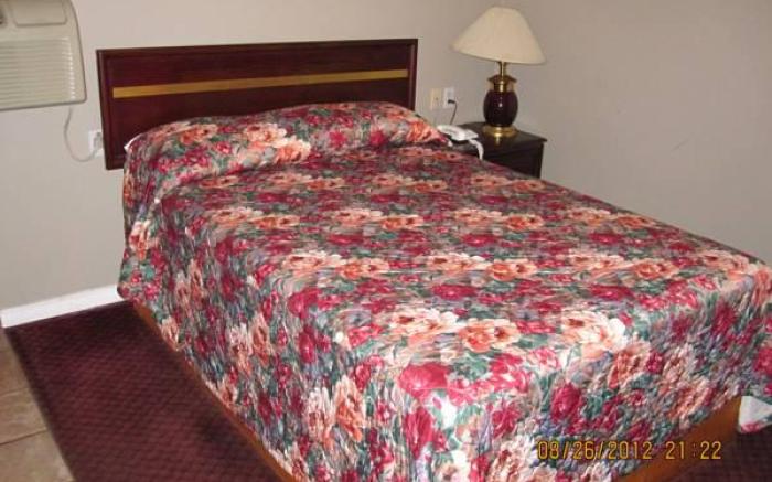 Crestwood Motel