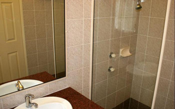 Grand Manor Motor Inn