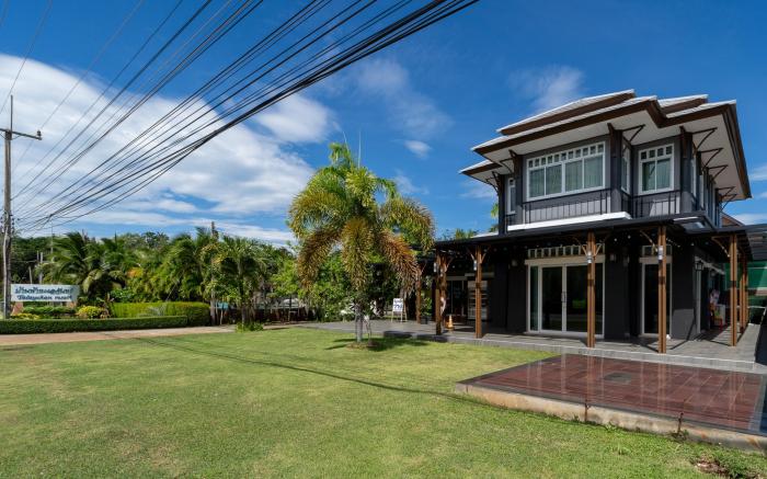 Baan Faa Talay Chan