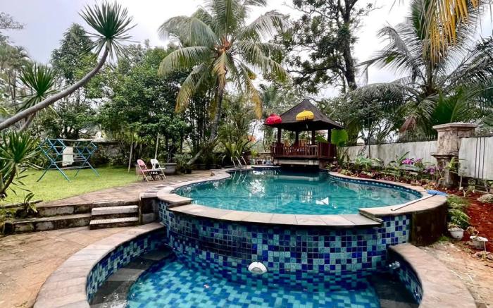 Flower House Villa