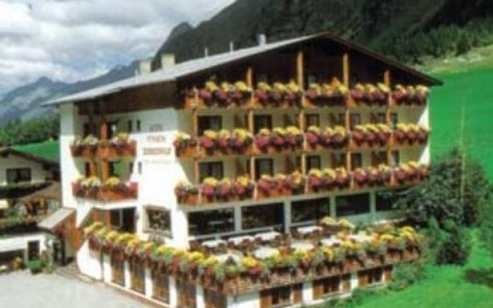 Hotel Zirbenhof