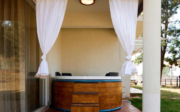 Royal County Villa1 by StayJade D|Jacuzzi|HugeLawn