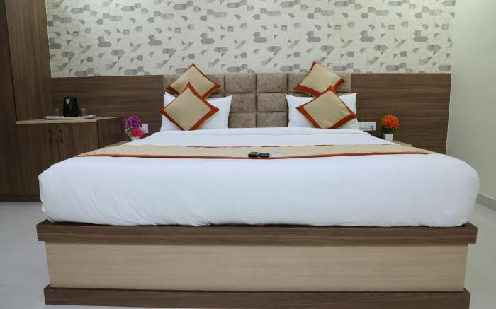 Hotel 8th Mile Suites