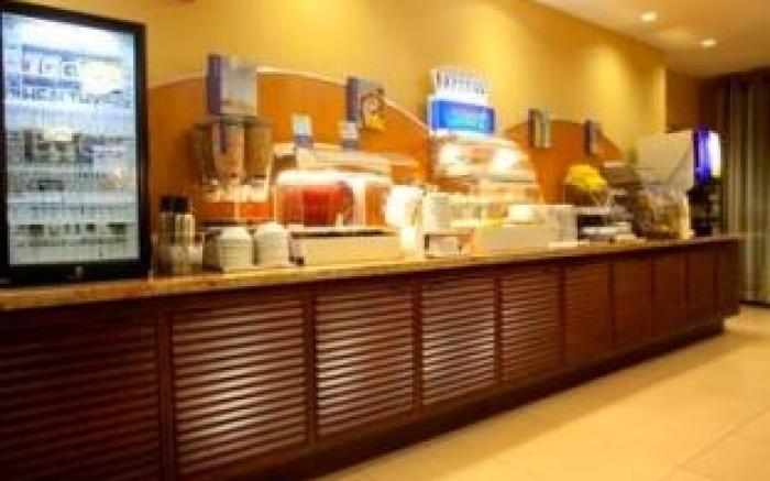 Holiday Inn Express and Suites Oklahoma City North By IHG