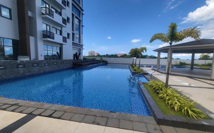 Seaview Apartment with Pool at Lapu-Lapu City