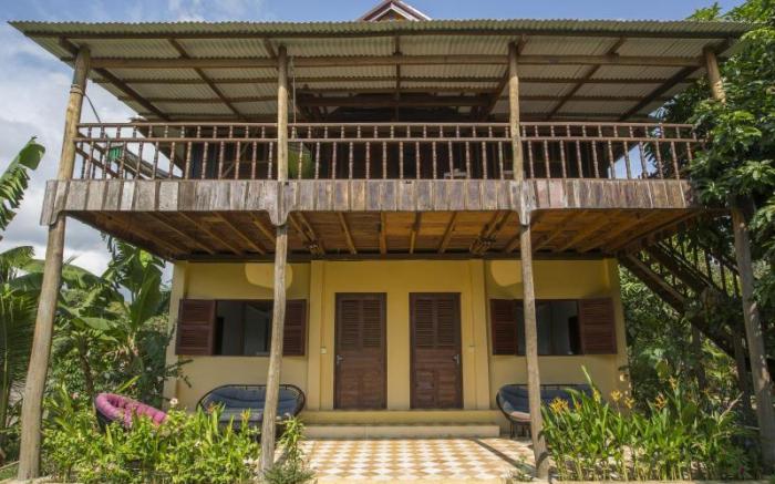 Champa Lodge