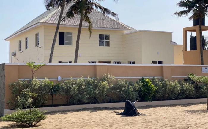 Wavecrest Beach Hotel