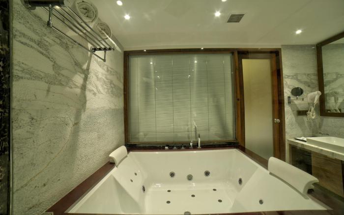 Goldfinch Hotel Mumbai