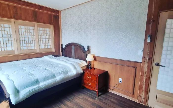 Iksan Geummagwan Private Hanok House