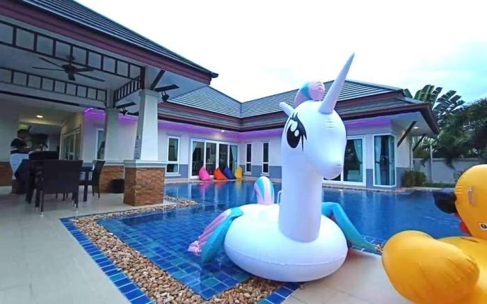 Play House Pool Villa