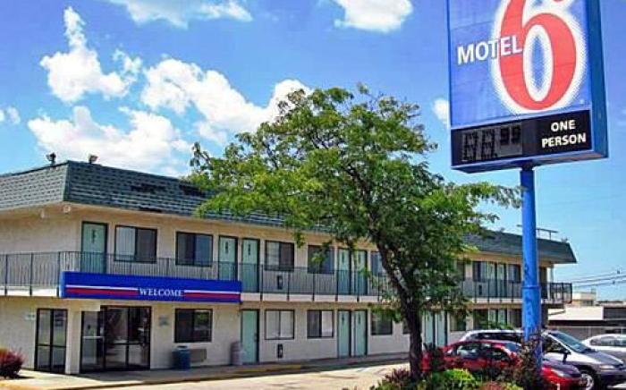 Home 6 Motel