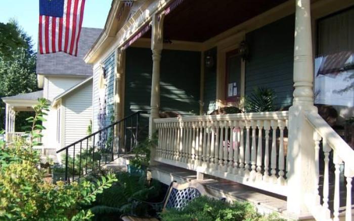 Holidae House Bed & Breakfast