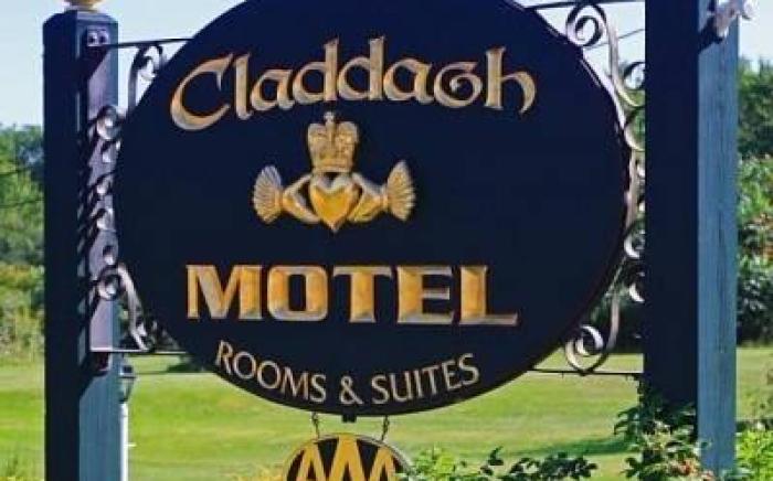 Claddagh Motel & Suites