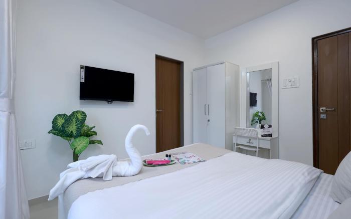 Iconic 3 Bedroom Suite - Borivali East
