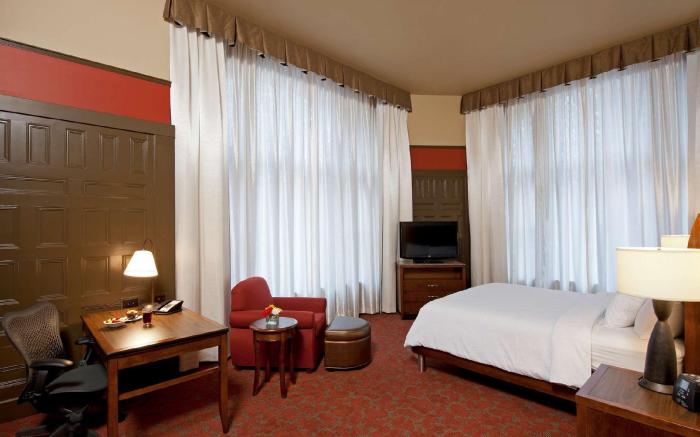 Hilton Garden Inn Milwaukee Downtown