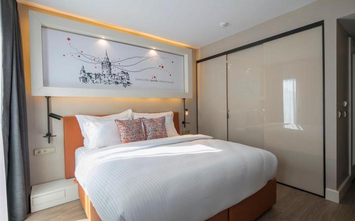 Sparkle Hotel