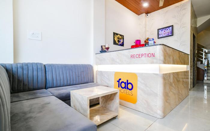 FabHotel Woodlark Inn
