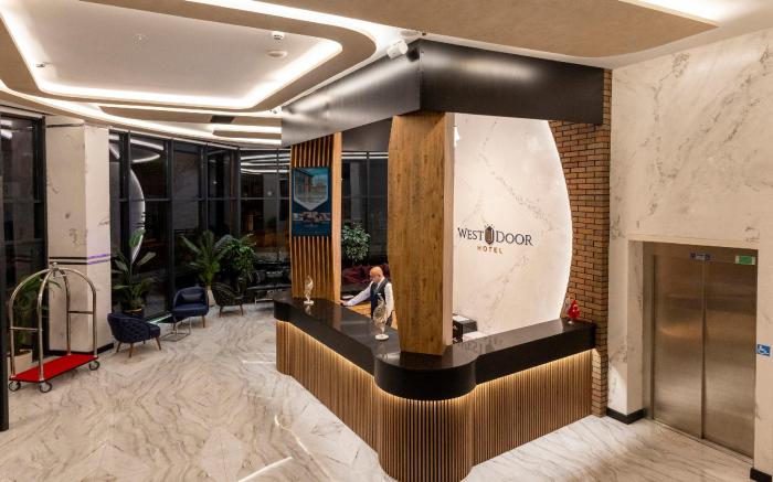 Westdoor Hotel