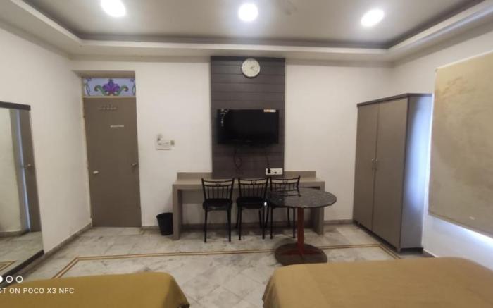 Hotel Watan Residency