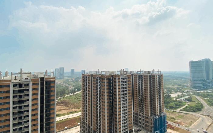 Spacious Modern 3BR Meikarta Apartment By Travelio