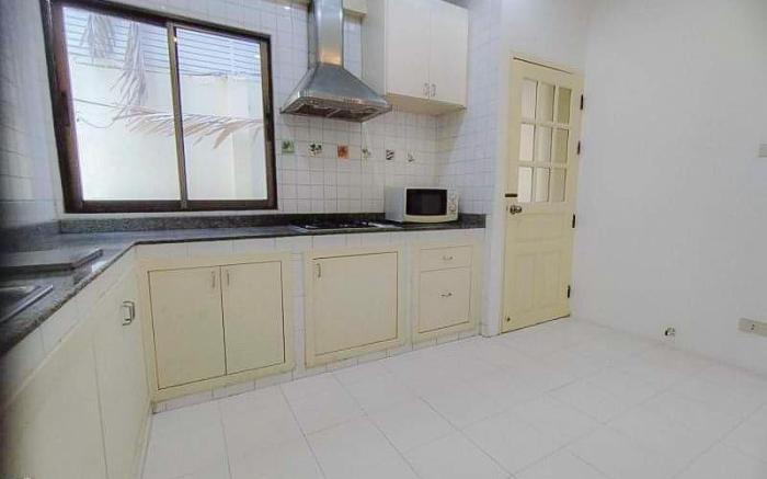 Sukhumvit 31 Sweet Home 7 beds - up to 12 guests