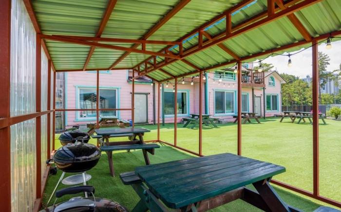 Yangyang Blue Ara Pension