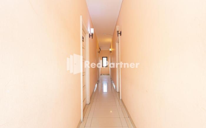 Star Hotel Jaksa Mitra RedDoorz