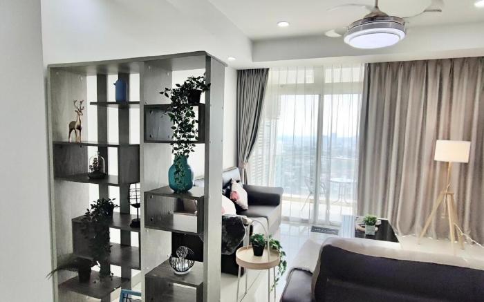 Exquisite 4-BR Level 32 in KSL(Wifi)