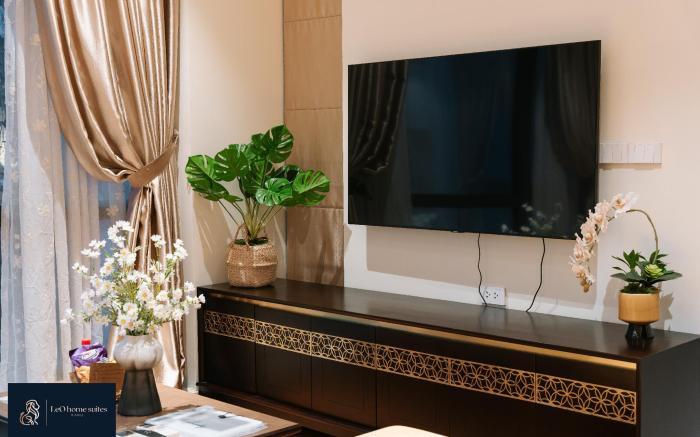 Serviced Apt w skylineview,Projector, 2BR incenter