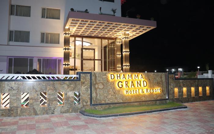 Dhamma Grand Hotel Resort