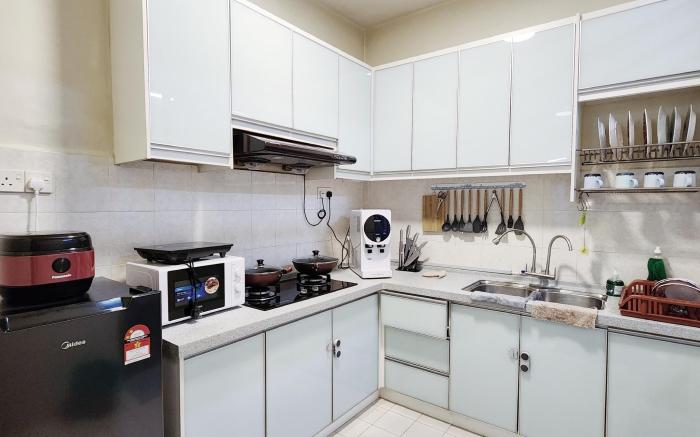 Shah Alam U8 Cozy 6+3 PAX Fully Air-Con Suite